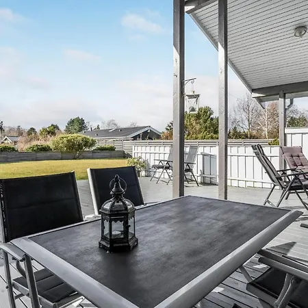 3 Bedroom Awesome In