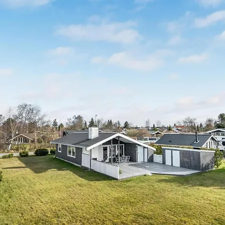 펜션 3 Bedroom Awesome In