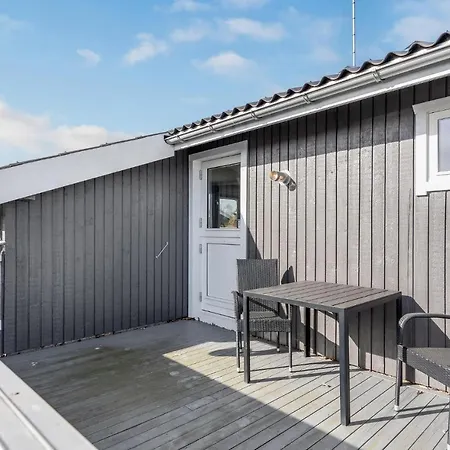 3 Bedroom Awesome In Dronningmølle