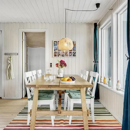 펜션 3 Bedroom Awesome In Dronningmølle