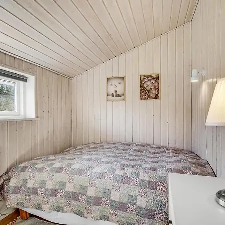 3 Bedroom Awesome In Dronningmølle